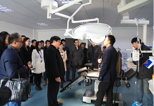 <strong>2015.01.11 金陵網(wǎng)商會(huì)蒞臨我司參觀</strong>